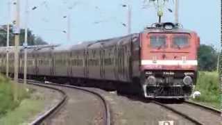 My first ever HD shot of Haridwar LTT AC Superfast Express