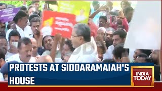 Cong's Siddaramaiah's Supporters Stage Protest Outside His Residence In Bengaluru Seeks Candidature