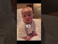 ママの手に反射的にかぶりつくハムハム星人 baby funny 子育て 赤ちゃん shorts