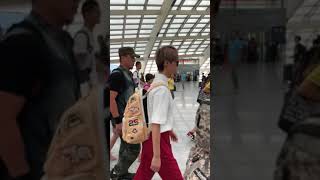 2018.08.27 李宇春 郑州✈️北京接机 by狼族糯小葱| Li Yuchun Chris Lee