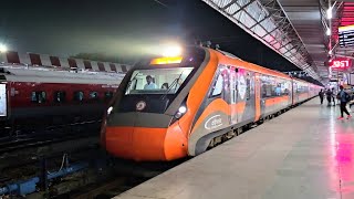 Khajuraho Vande Bharat Express arriving Agra Cantt !!