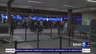 Chris Latronic checks in with Honolulu Airport travelers during major internet outage