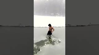 Vidyut Jammwal ice swimming ☃️❄️￼