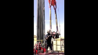 Oilfield Service Rig Job Workers #rig #service #drilling #oil #tripping