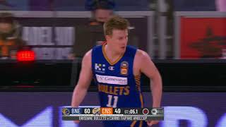 Harry Froling Posts 15 points & 11 rebounds vs. Cairns Taipans
