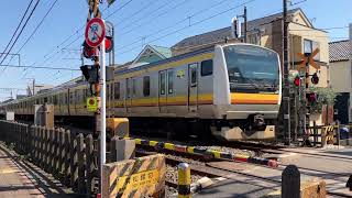 JR￼東日本 E233系8000番台 N4編成 (各駅停車 立川 行き) 南武線 昇松踏切(谷保~矢川) 通過 2024.4.10 13:45