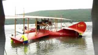 Curtiss America Flies (1)