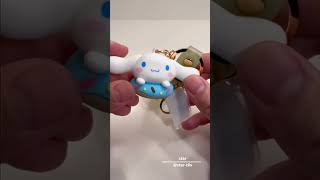 ￼（盲盒開箱）三麗鷗Sanrio-會是什麼美味的甜點～～#歡迎訂閱按贊分享更多有趣的內容 #酷洛米 #大耳狗 #甜甜圈系列吊飾#三麗鷗 #kuromi