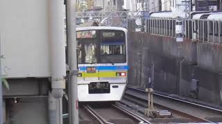 京急空港線　下り　快特　羽田空港行き　千葉ニュータウン鉄道9800形　穴守稲荷駅　通過