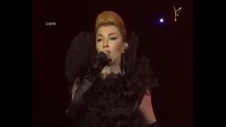 Hande Yener - Çöp (Canlı Performans) | Altın Kelebek Ödül Töreni - 2010