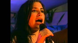 Amy Winehouse - "Stronger Than Me" (Glastonbury 2004)