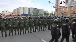 Moscow police detain opposition protesters