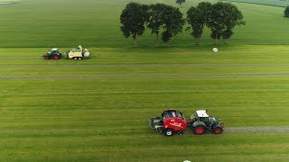 Non-stop balen persen door loonbedrijf Ronald Bos met Vicon Fastbale en Krone Ultima