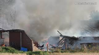 Boerderij brand af in Roodeschool..Koetsjes gered