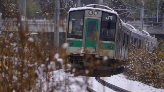 常磐線 福島県沖地震後、線路上に放置されている終電だった列車