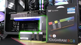 Thermaltake TOUGHRAM RGB DDR4 4400MHz 16GB x 2 - Unboxing