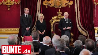 König Charles \u0026 Königin Camilla - Historischer Auftritt an Williams Seite – eine neue Ära beginnt