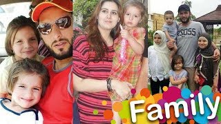 Shahid Afridi Family With Parents, Wife, Daughters and Brothers Photos