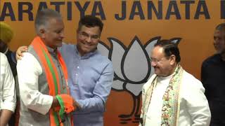 Former Congress leader Shri Sunil Jakhar joins BJP at party headquarters in New Delhi | BJP Press