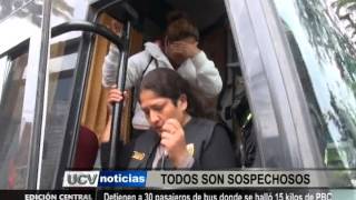 Detienen a 30 pasajeros de bus