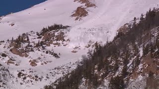 Experts warn of avalanche danger after mountain snowfall