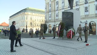 La Pologne commémore le 10e anniversaire du crash de l'avion présidentiel de Smolensk | AFP Images