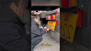 Driver Girl's Clever Truck Trick!