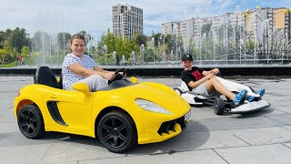 Ali ile Adriana parkta akülü arabalara biniyor | Kids Ride on Power wheels Toy Cars