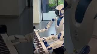 ロボットピアノ教師、将来AIは人の代わりに仕事をする日はやって来るrobot piano teacher