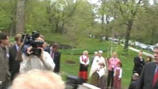 Cleveland Latvians serenade Latvian President Valdis Zatlers