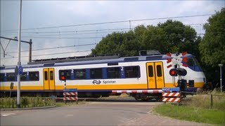 Spoorwegovergang Holten // Dutch railroad crossing