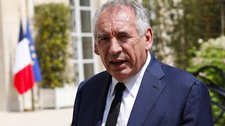 François Bayrou surnage, la France coule