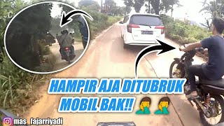 PENGENDARA MOTOR UGAL! HAMPIR AJA DI TABRAK MOBIL BAK! GAK PAKE HELM KNALPOT BRONG! 🤦‍♂️🤦‍♂️