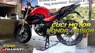 Cuci motor honda CB150R