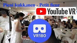 [VR180] [3DVR] Bistro Madeleine / Le Dîner en Blanc  - Pieni kukkanen - Petit fleur