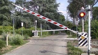 Spoorwegovergang Brisighella (I) // Railroad crossing // Passaggio a livello