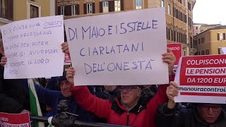 Manovra, la protesta del Pd davanti a Montecitorio: \