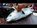 Pemotongan ikan Tuna Segar dengan Skill Golok Tajam Menakjubkan Pesanan Penjual Ikan Keliling