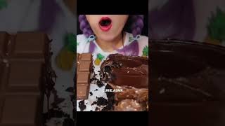 nutella cake, crunch Ferrero Rocher #shorts #asmr 누텔라 케익 페레로 로쉐 먹방