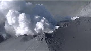 Japan: 30 hikers feared dead on erupting volcano Mount Ontake