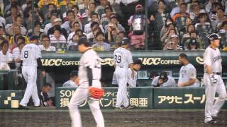 2015.7.9　甲子園　＃０　ファインプレー後ベンチお出迎え