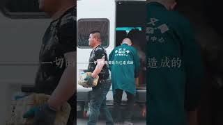 【不管活成什么样子，都不要把责任推给别人】，一切的苦乐都是自己造成的，这是成年人应该有的担当。