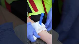 First Aid for an Impaled Knife Wound 🔪🩸 #ambulance #paramedic #emergency #hospital #firstaid