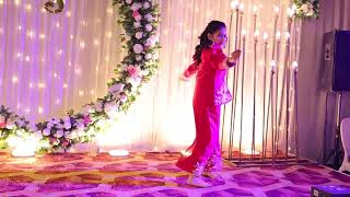 #shriyut : Beautiful Kathak Dance by Bride's Niece Bhavya | Utkarsh \u0026 Shriya Sangeet: Beats of Bliss