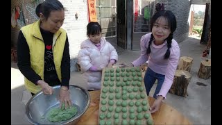 江西农村用艾草做艾米果，妈妈的手艺村里有名，想学的赶紧看过来