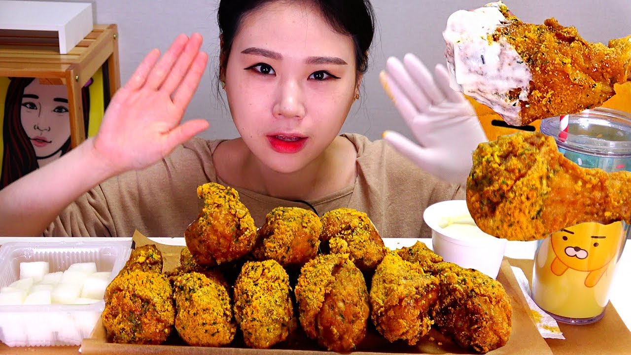 BHC 뿌링클닭다리 먹방 Mukbang - YouTube