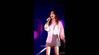 180421 BOB Taeyeon Curtain Call Fancam by Sunny Date