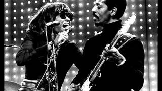 Ike and Tina Turner - River Deep, Mountain High - 1974