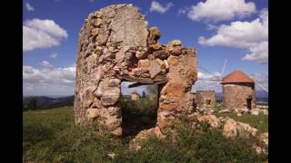 Penacova, son village et ses moulins à vent, Portugal