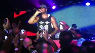 booba chaud bouillant au jack daniels en concert